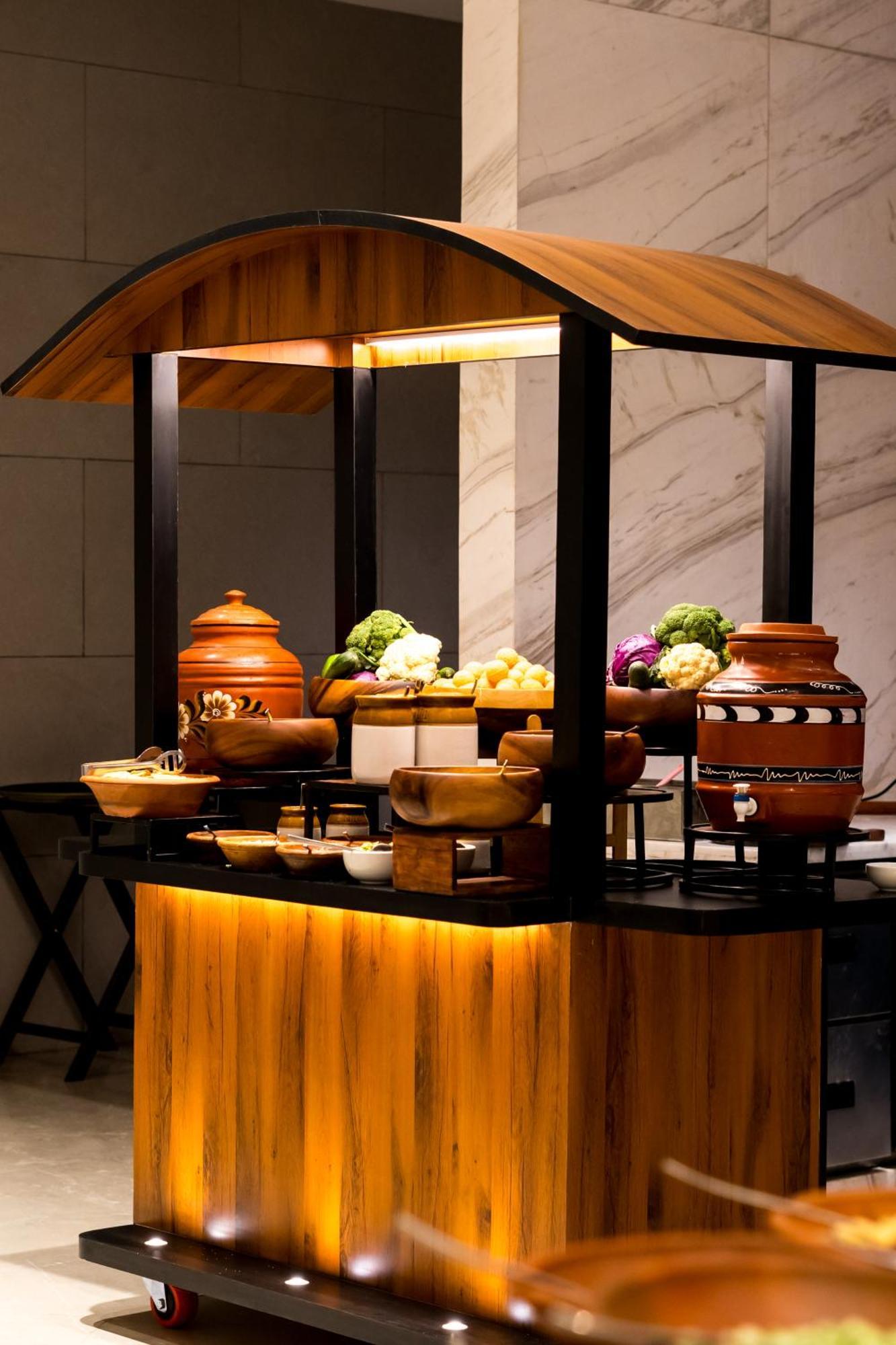 Holiday Inn Lucknow Airport By Ihg Εξωτερικό φωτογραφία