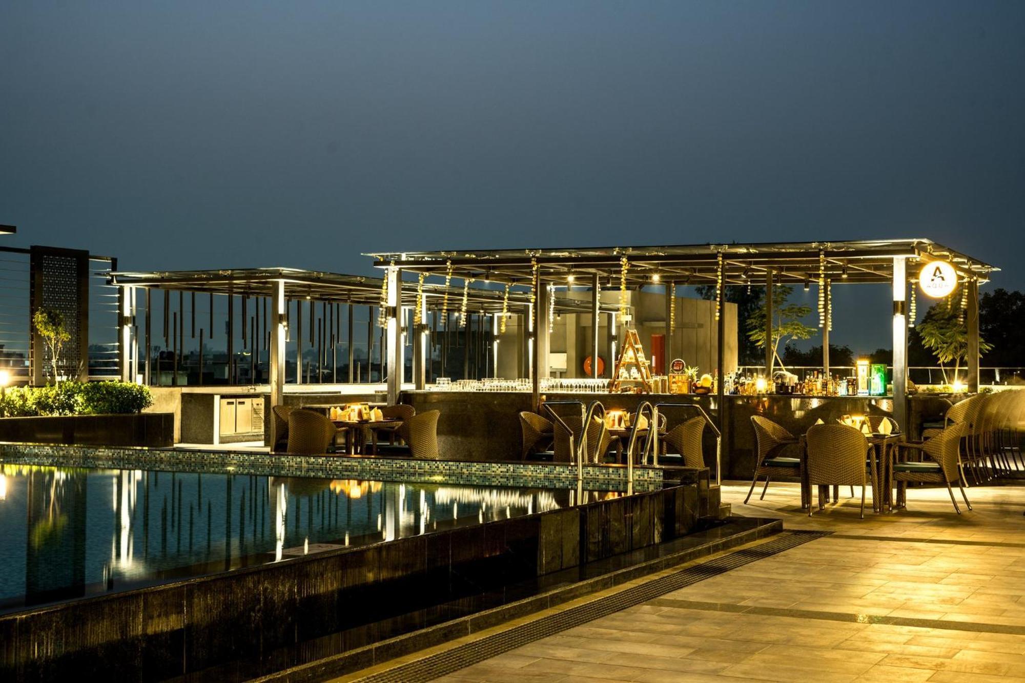 Holiday Inn Lucknow Airport By Ihg Εξωτερικό φωτογραφία